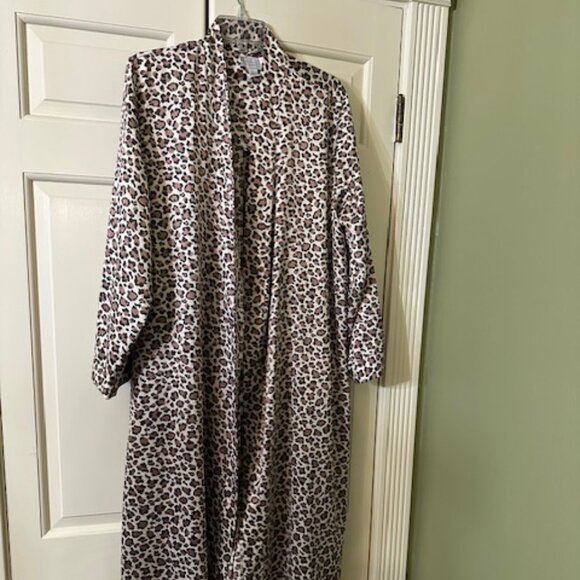 Leopard Print Robe - Picture 1 of 1